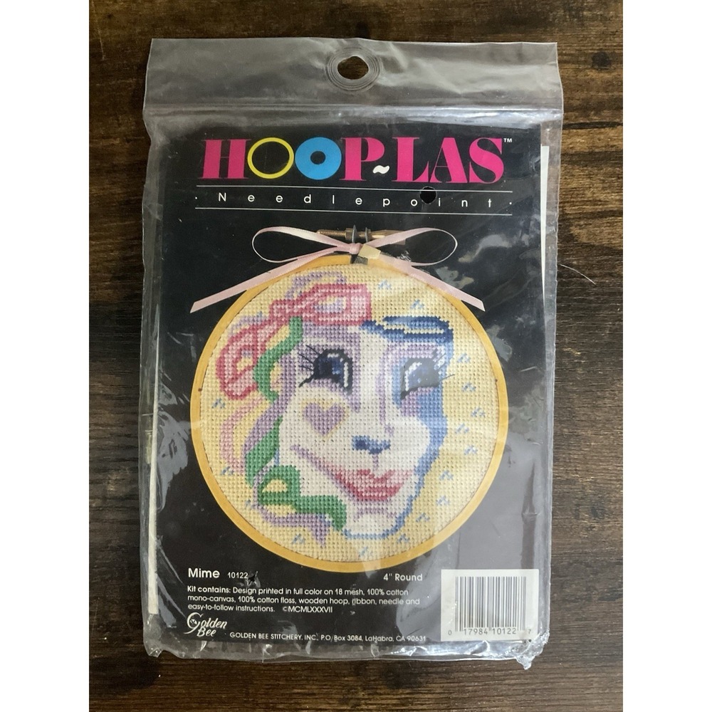 Golden Bee Hoop-Las Needlepoint Kit 10122 Mime 1987